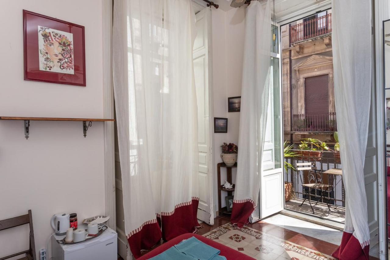 Zefiro Rooms Катания Екстериор снимка